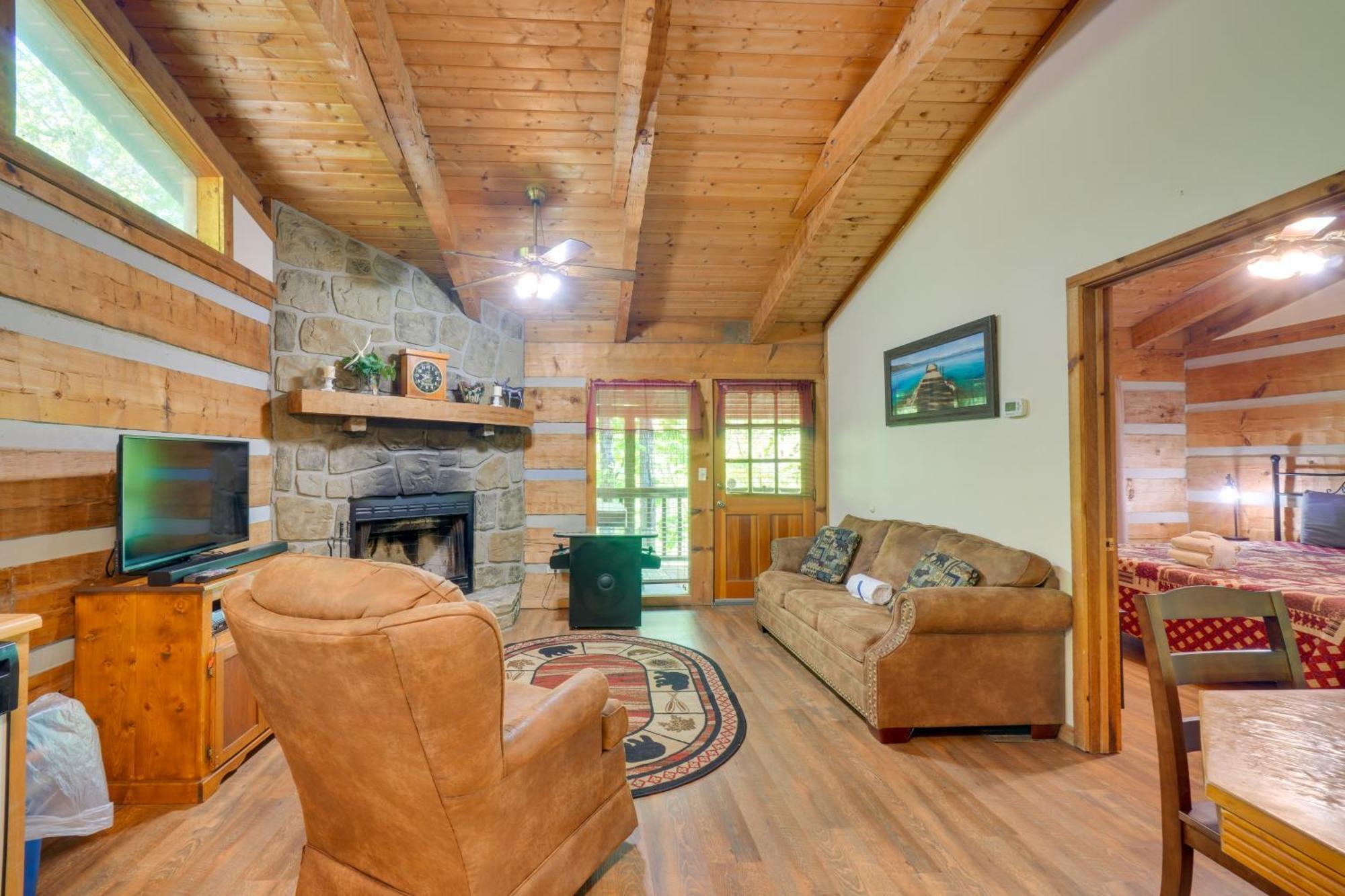 Gatlinburg Cabin With Hot Tub About 6 Mi To Downtown! Eksteriør bilde