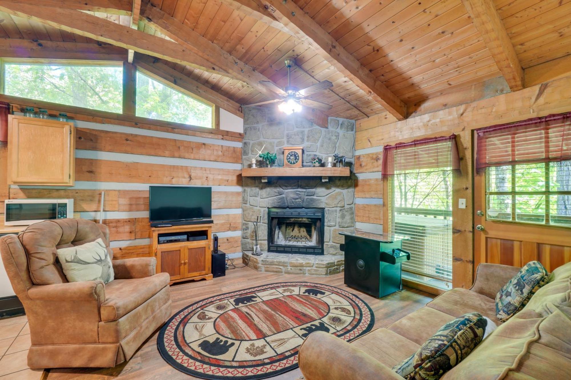 Gatlinburg Cabin With Hot Tub About 6 Mi To Downtown! Eksteriør bilde